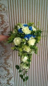 Brautstrauß weiß blau.JPG